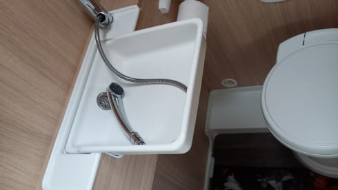 Road Camp – Neat "Feel Free" Pössl camper van from 2018