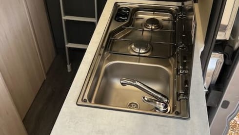 2025 Off Grid 4 berth Autotrail  Expedition 68 POP TOP