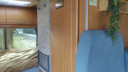 Gezellige en compacte 2p-Fiat Ducato, met airco. 