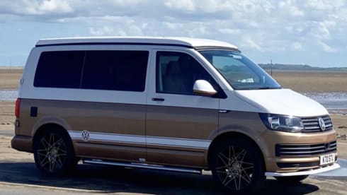Volkswagen Campervan - 4 Berth