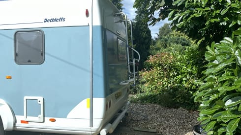 Blue – 4 berth Dethleffs   2004