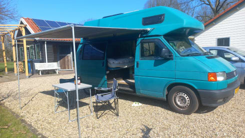 The Green (BLue) Dragon – 2p Volkswagen bus uit 1992