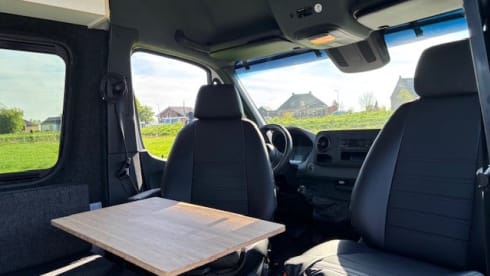 Spacious and luxurious bus camper for 2 people