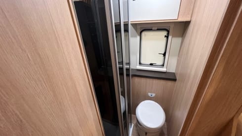 Siena – Giottiline-Halbintegriertes 4-Bett-Boot ab 2022