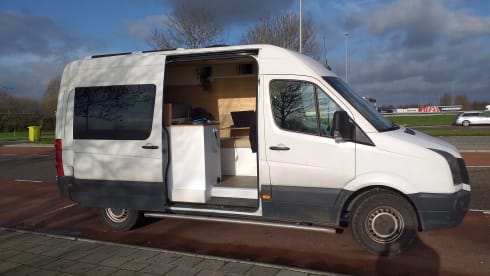 Vrijheid – 2p VW Crafter bus from 2014, complete, spacious and cozy