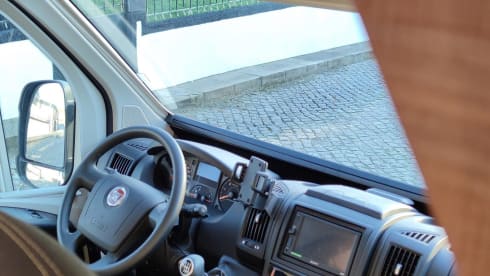 Gisela – With the CamperVan through Portugal