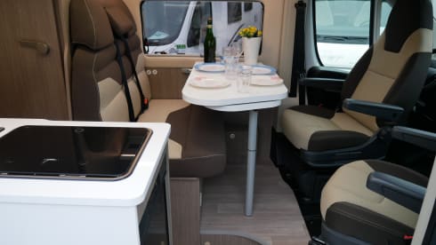 Chausson3, 2 sleeping- 4 seats.