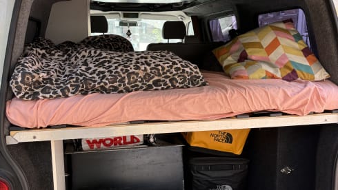 VW T5 Campervan met hefdak - compleet en van alle gemak voorzien