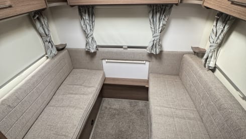 Bailey Bus – 6 berth Bailey Advanced II 2019 - Insurance Included