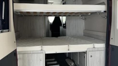 Rode rakker –  Rare & luxurious camper with 2 fixed beds for 4p (2020) 