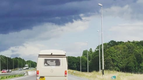 Sjaak  – 2p Mercedes-Benz bus oldtimer from 1979