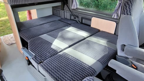 Nuggy – Ford Nugget 5 persoons,  Stoere kampeerbus voor de ultieme roadtrip!
