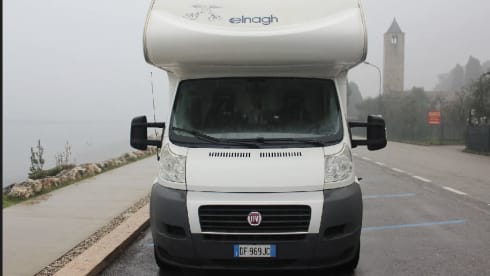 6 seater camper with motorcycle rack