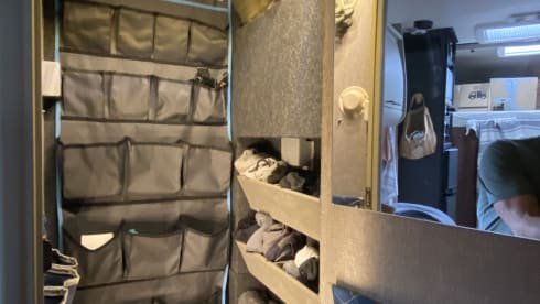 NU+ – 4p Adria Mobil alcove from 2012