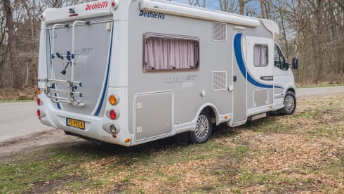 4p Dethleffs semi-integrated from 2006