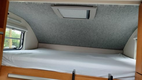 Vinny – Go on an adventure with our 6-person Camper - Ready for your trip!"