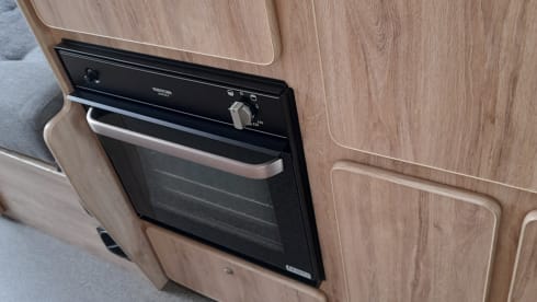 MH21 – 2 Berth Campervan/Motorhome - Fully equipped for your next Adventure
