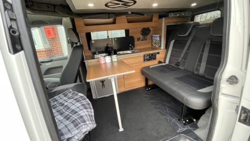 Earle – EARLE - VW T5 Campervan (4 berth)