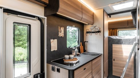 Queen I – 6p Rimor alcove from 2025