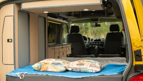 Yellow Submarine – Bus camper VW T5 Extended - Just like a car