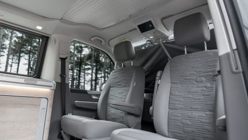 Hamish – VW California Surf | High Spec & Ultimate Comfort! 🚐✨