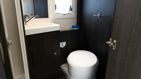 UWZ – Rollerteam Zefiro 675 | 6 Berth Motorhome | Festivals & Family Holidays