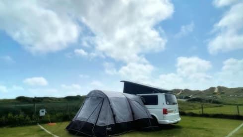 Carolina – T6 Luxury Conversion - Dog Friendly, Insurance included