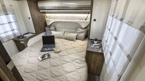 Skye – LUXURY Rollerteam T-Line 740 4 Berth Motorhome (AUTOMATIC)