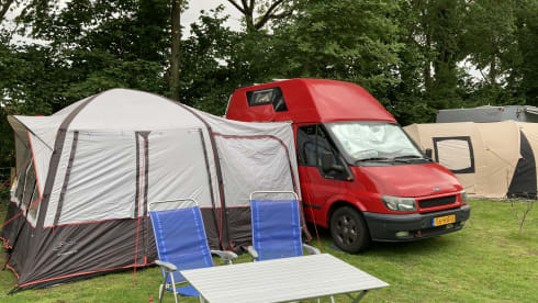 Het rode monster – Official Westfalia built-in, ideal small family camper 5p