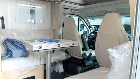 Adria Matrix 650 dl con letti gemelli posteriore che diventa letto unico 