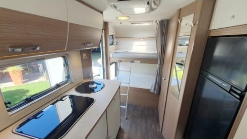 Bluacquamarina – CARADO A461  6 posti