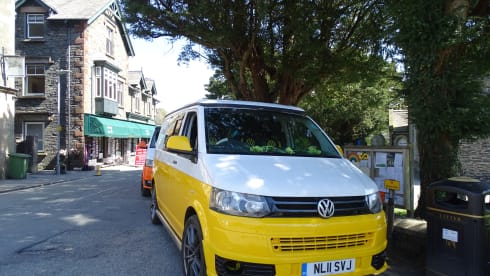 Daisy – Daisy - VW T5 Campervan