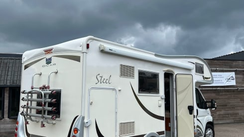 6 zitplaatsen 6 slaaplaatsen Fiat alcove uit 2011