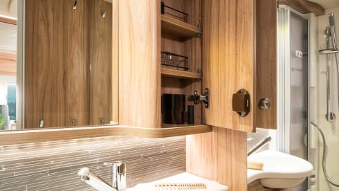 Enjoy Hymer Camper (2018) – 2p Hymer semi-integrated from 2018
