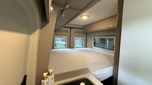 4p Carado Campervan with Pop-Up roof 