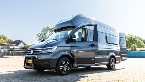 Clyde – 4p Volkswagen bus from 2022
