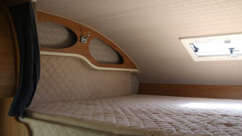 Super Brig 677 TC – Spacious Super Brig 677 TC with 6 beds and XXL garage!