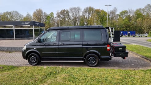Black 2.5 TDI Multivan T5 Highline Camperbus