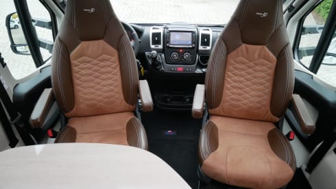 2-seater Bürstner semi-integrated from 2018