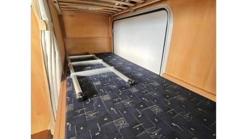 Family camper with bunk bed, 6 persons - Sunlight Alcove from 2009