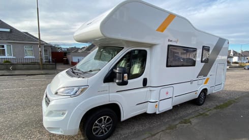 Sunny – Your next family holiday - 2020 6 Berth Motorhome
