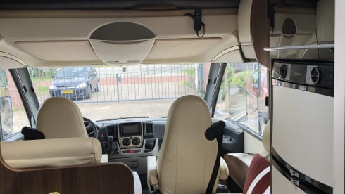 Onze dame – BURSTNER 735 ELEGANCE
