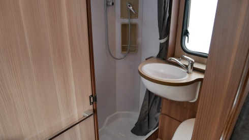 McLouis M700, 6 couchages et assises.