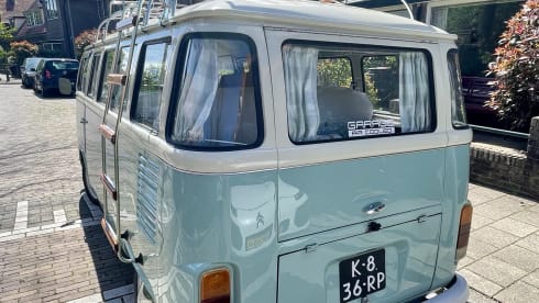 Pistache – Classic VW T2 Panorama bus