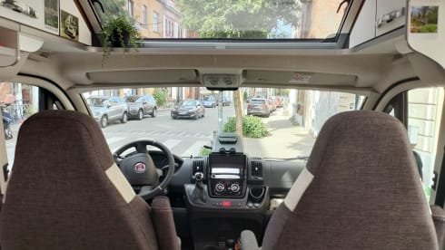 Candy – Candy baby - Luxury Fiat bus from 2021