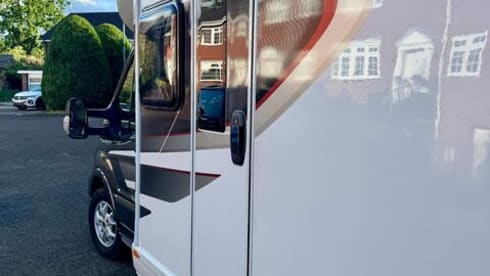 Mary Hen 2 – Autotrail F70 2024 à 6 couchages