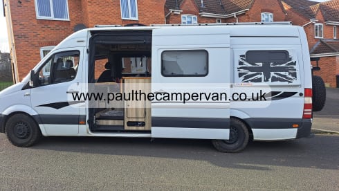 Paul – 2 1/2 berth Luxury Mercedes Campervan, with kennel - Inclusive Insurance