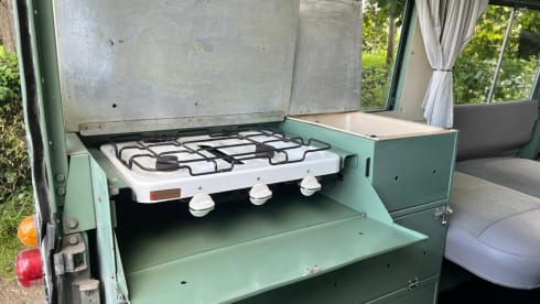The Northumbrian Rover – 4 berth Land Rover rooftop from 1967