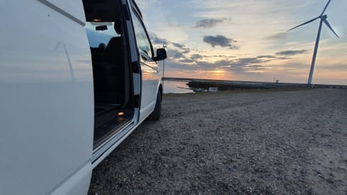 DreamCatcher – 4p Volkswagen camper van from 2025 - many extras included