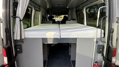 Bertus – Mercedes Sprinter 519CDI 3.0 V6 (191 hp) Automatic Bus Camper – B driving license –